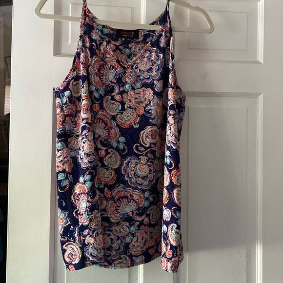 Renee C. Tops - RENEE C textured floral/paisley top